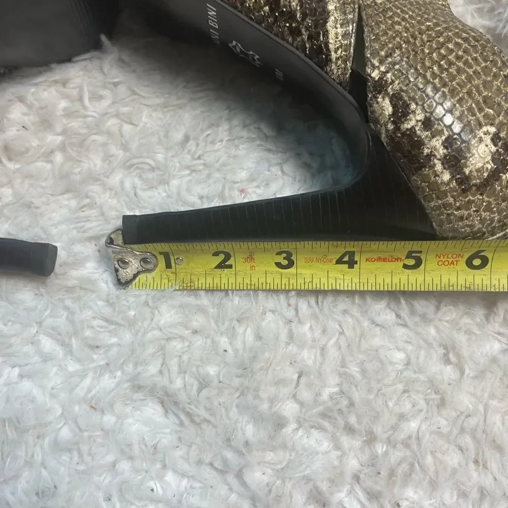 Gianni Bini leather snake skin print brown & beige booties peep toe heels SZ10M